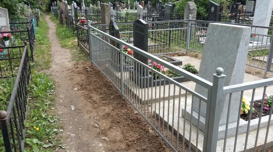 zashchita-granic-uchastka-ogradkoj